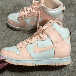 Women high pink dunks,, super cute and comfy, price is negotiable